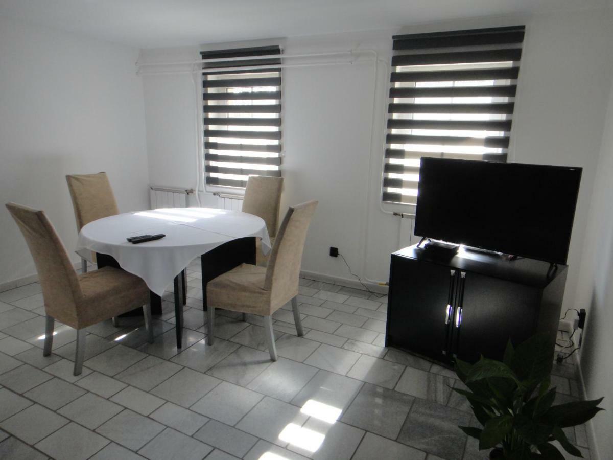 Ferienwohnung Liliom Szegedin Exterior foto