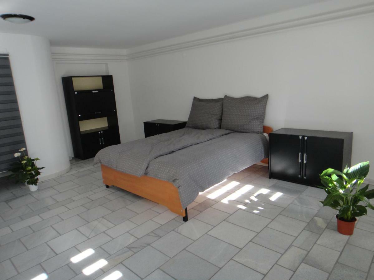 Ferienwohnung Liliom Szegedin Exterior foto